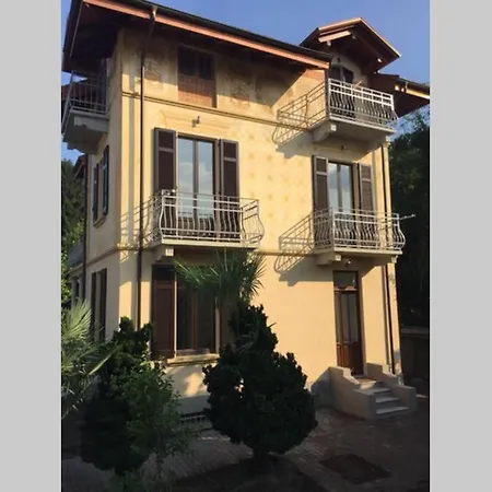 Luminoso Appartamento In Villa A Stresa Buitenkant foto