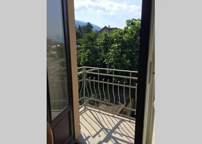 Luminoso Appartamento In Villa A Stresa